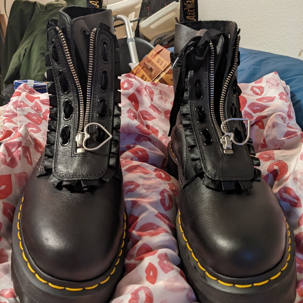 Authentic Dr Martens Lazy Oaf jungle boot US W11/UK W9